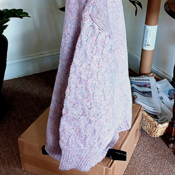 Ingrid & Isabel Sweater XXL,XL and XS New Maternity - Picture 2 of 4